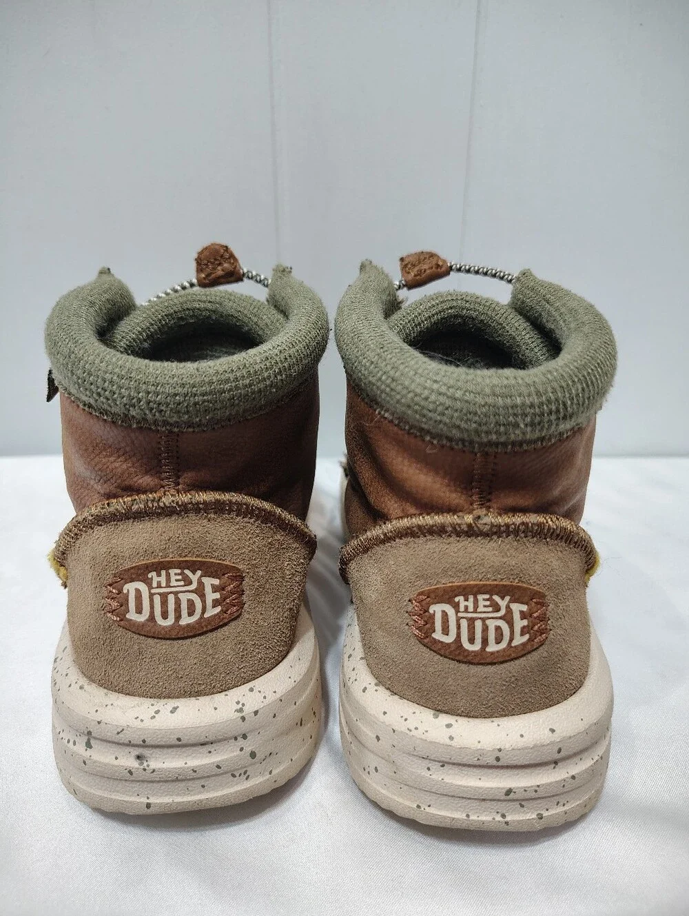 HEYDUDE Bradley Youth Leather Chukka Boots Size 4Y Brown Tan
